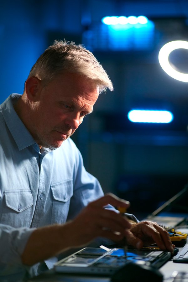 Réparation d'électronique industrielle : notre expertise à votre service